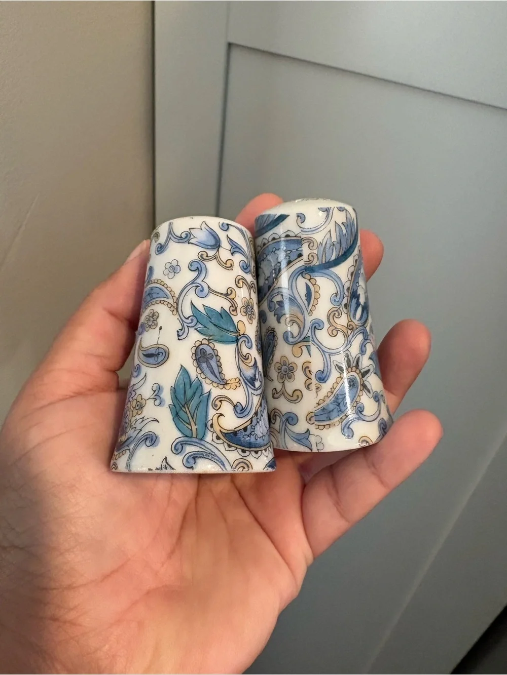 Vintage Lefton China 4-pc Set Blue Paisley Creamer & Sugar Bowl w/ Lid and S&P